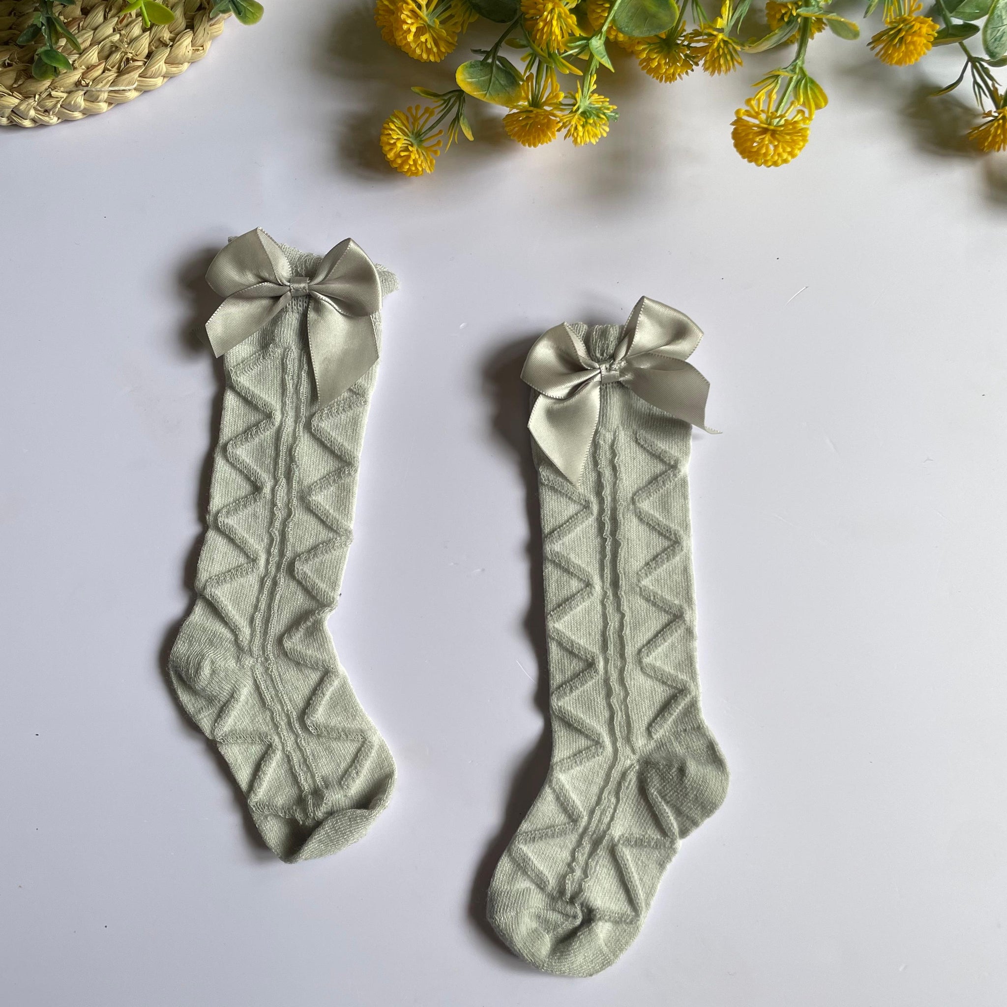 Lace bow socks