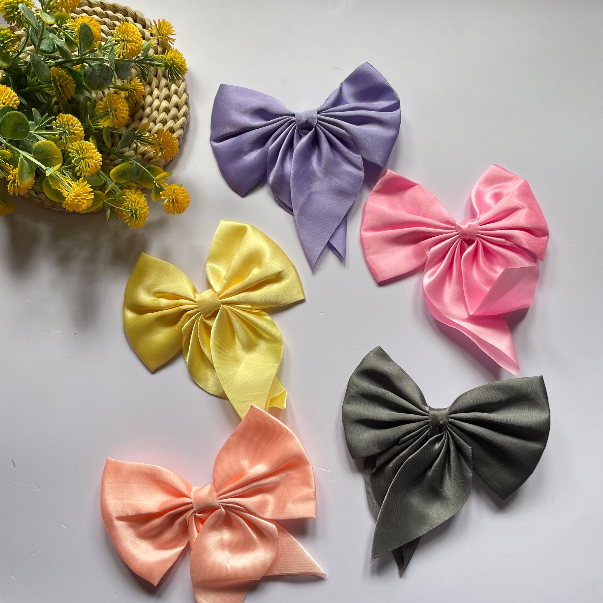 Pig tail bows