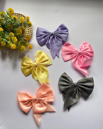 Pig tail bows