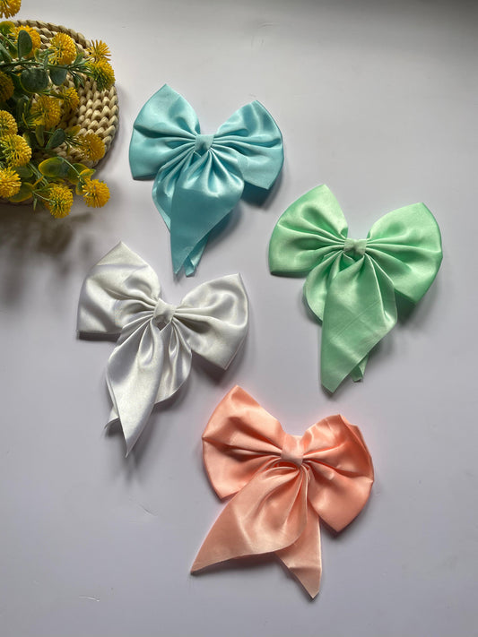 Pig tail bows