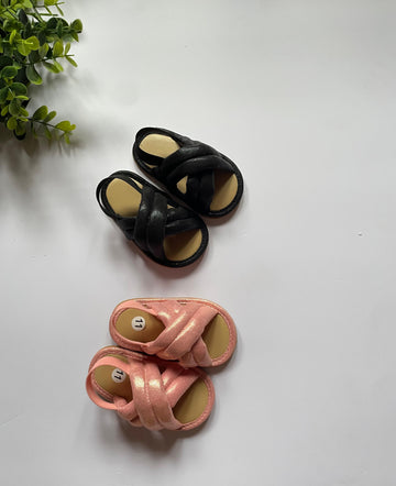 Tiny cross sandals