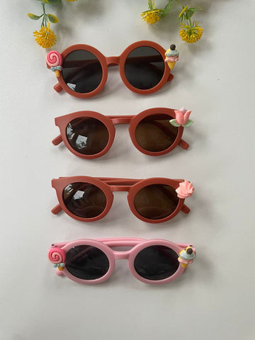 Elegant charmy googles