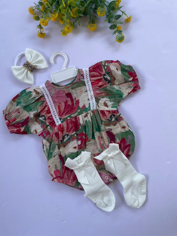Floral romber