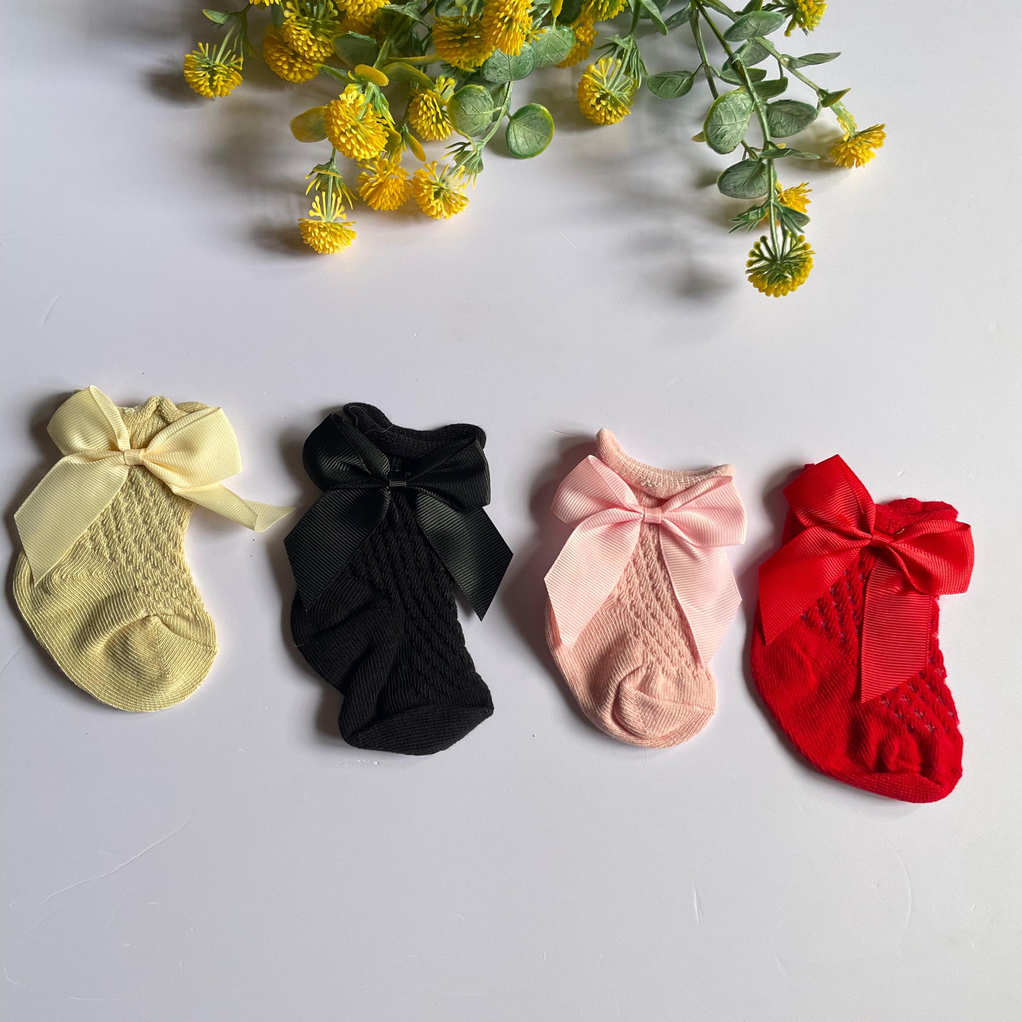 Ankle length bow socks